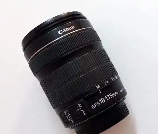 لنز ۱۸ ۱۳۵ کنون دست دو