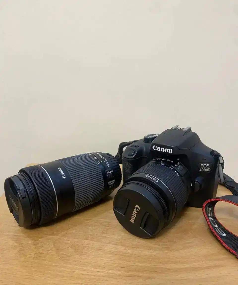 دوربین Canon 4000D دست دو