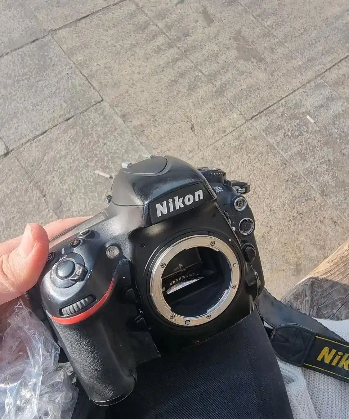 دوربین نیکون D800e دست دو