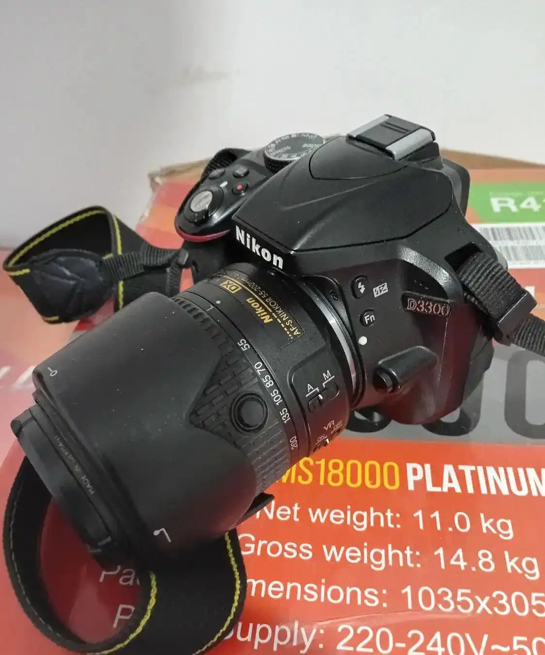 دوربین عکاسی نیکون مدل d3300 دست دو