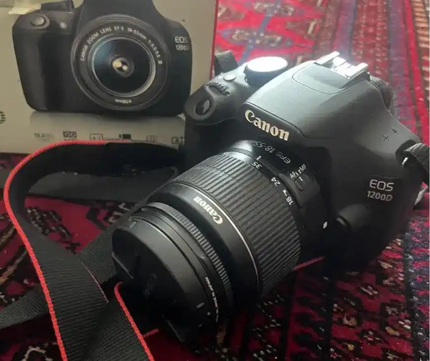 دوربین کانن eos 1200d دست دو