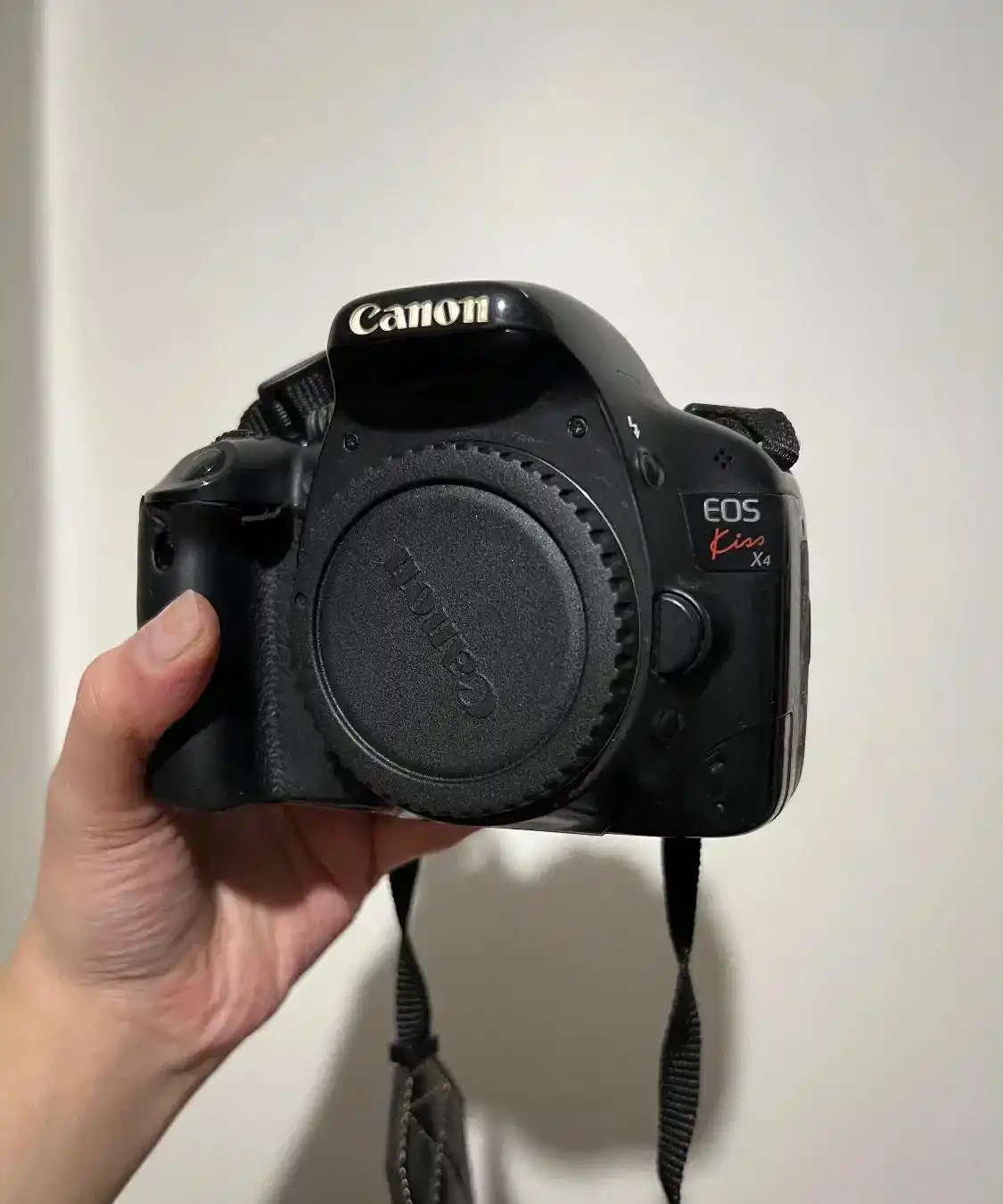 دوربین canon 550D و لنز و وسایل دست دو