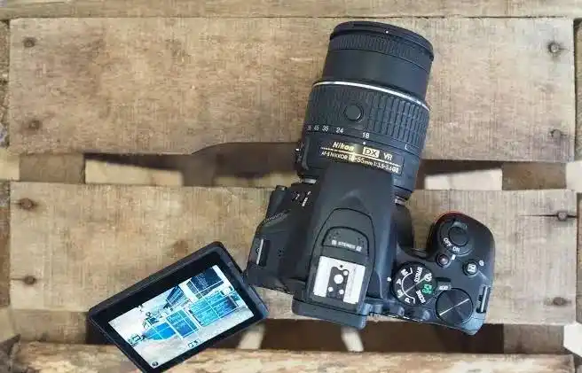 دوربین nikon d5500 در حد آکبند دست دو