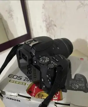 دوربین کنون EOS 100D دست دوم