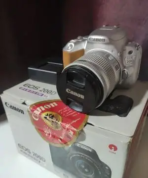 دوربین کنون EOS 100D دست دوم