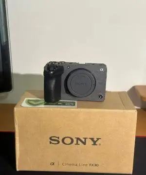 Sony fx30 and sigma 35 DGDN F1.4 دست دوم
