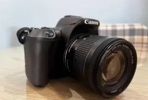 کنون 250D  با لنز اصلی دست دوم