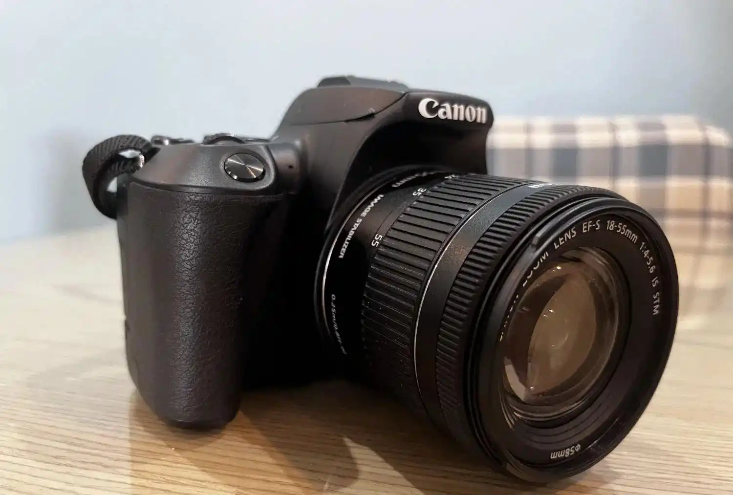 دوربین عکاسی کنون canon 250d مشابه نو دست دو