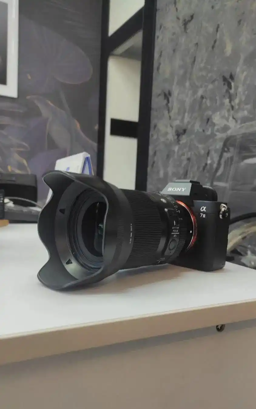 دوربین سونی a7iii دست دو
