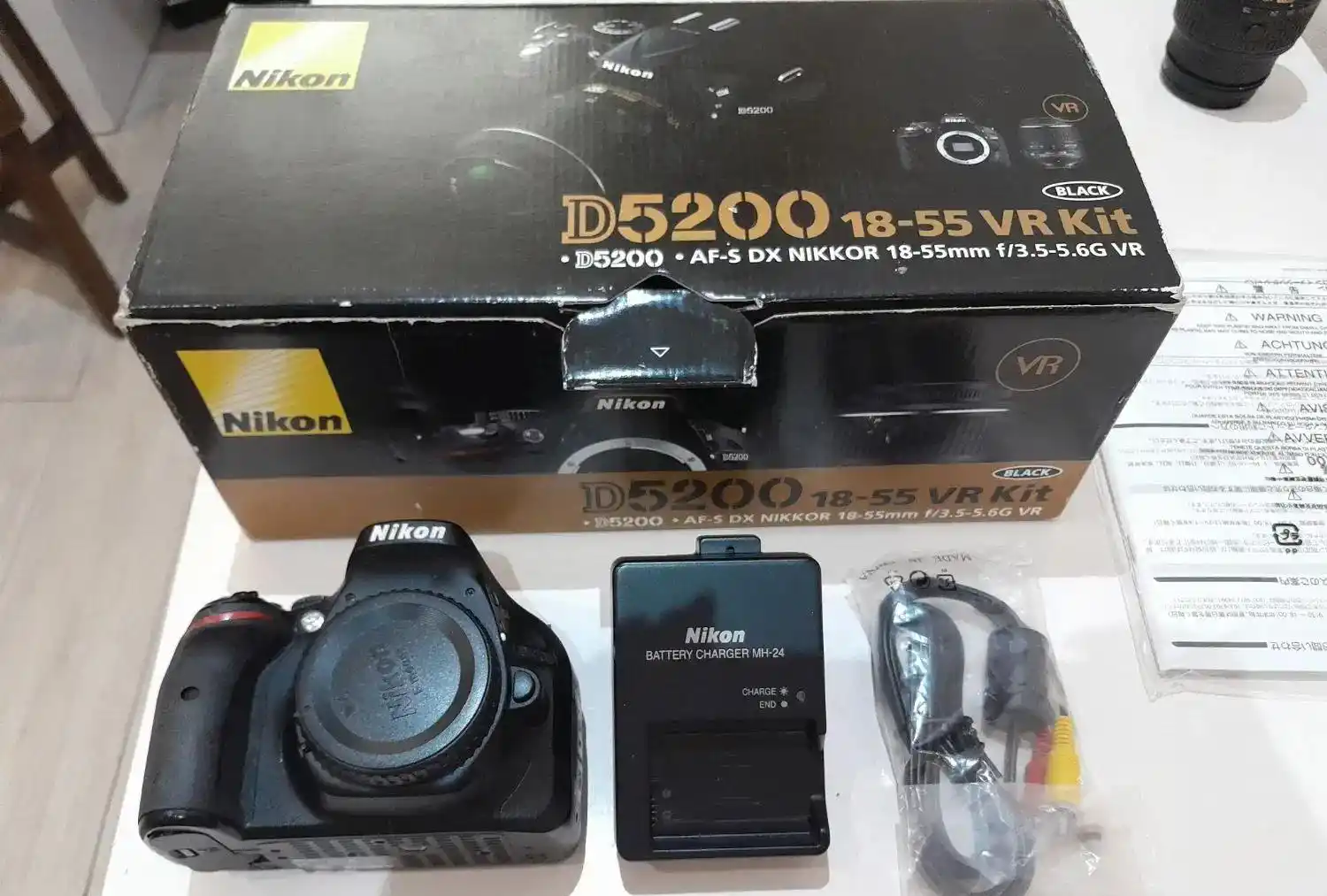 دوربین نیکون D5200 دست دو