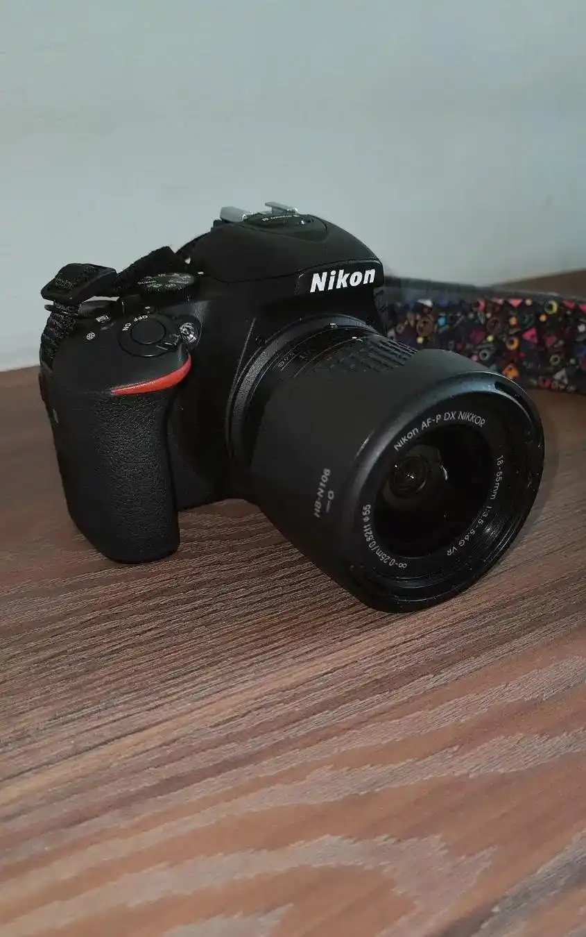 دوربین دیجیتال DSLR نیکون Nikon D5600 دست دو