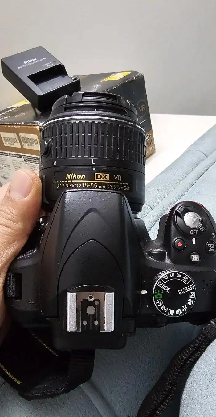 دوربین حرفه ای نیکون d3300 در حد نو دست دو