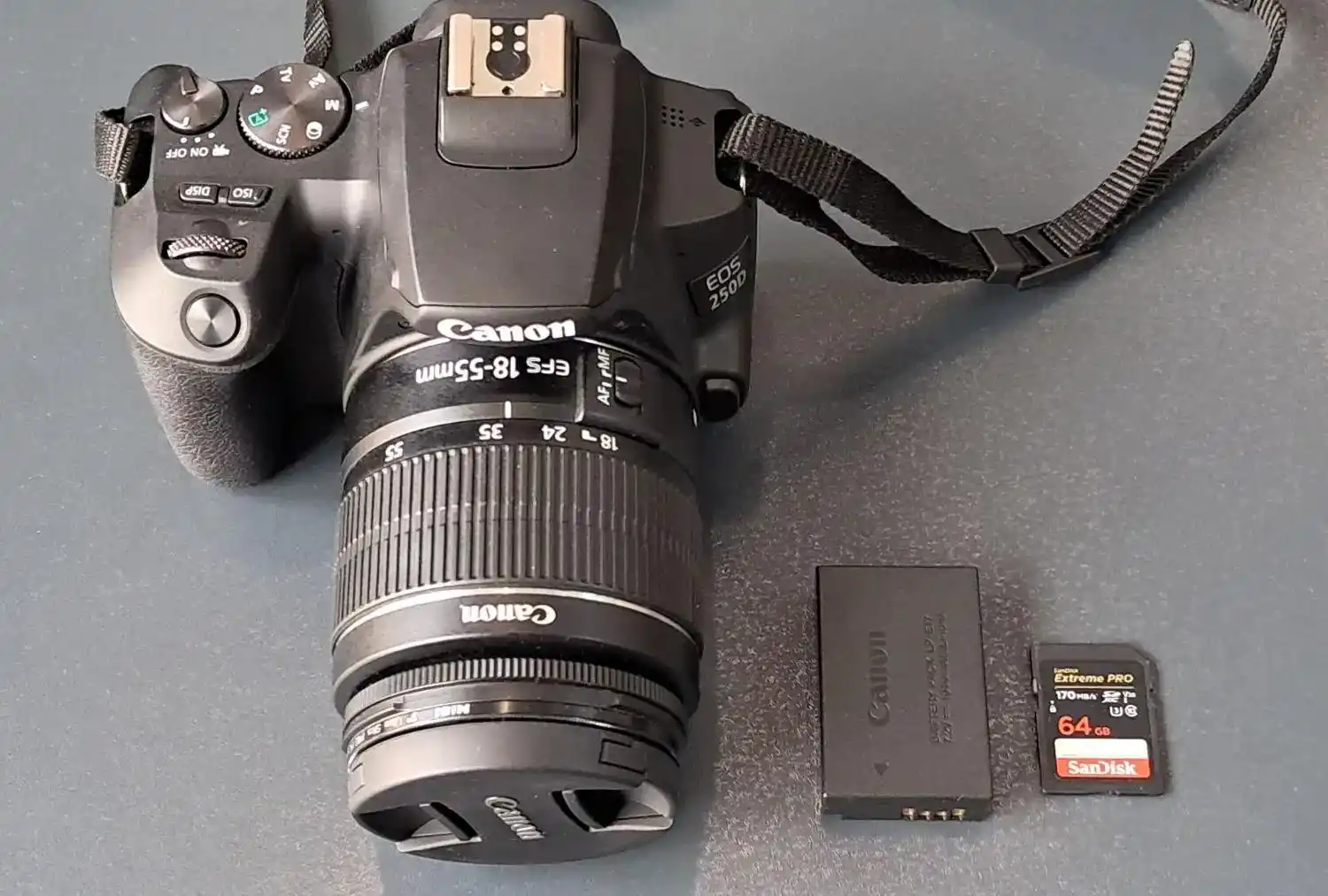 دوربین canon 250d فقط ۲۰۰ شات خورده دست دو