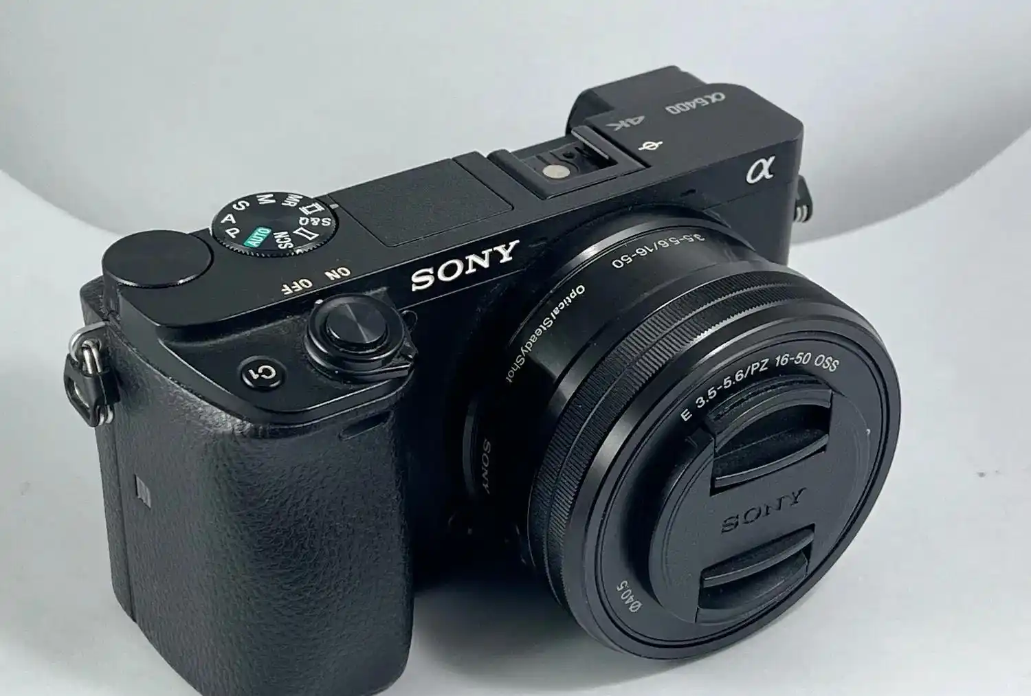 Sony a6400 به همراه وسایل جانبی دست دو