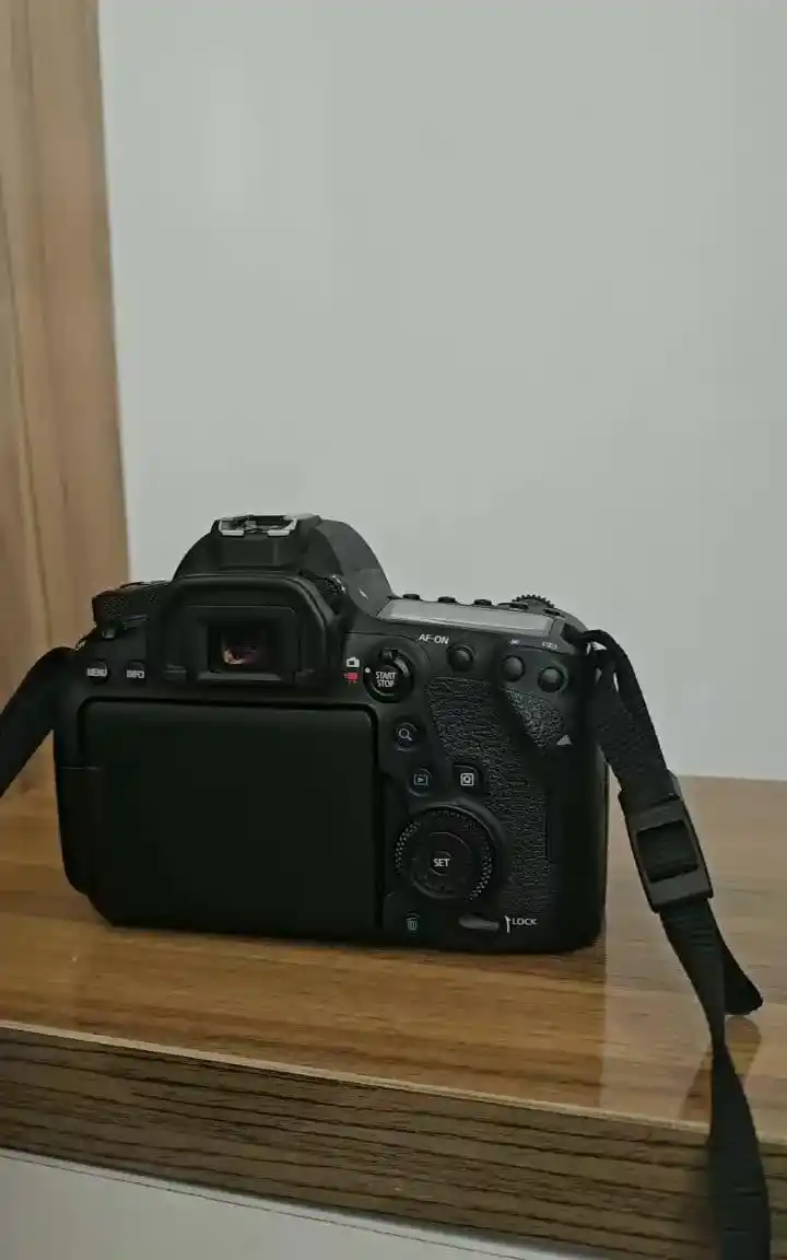 دوربین عکاسی canon 6d mark2 iv بادی دست دو