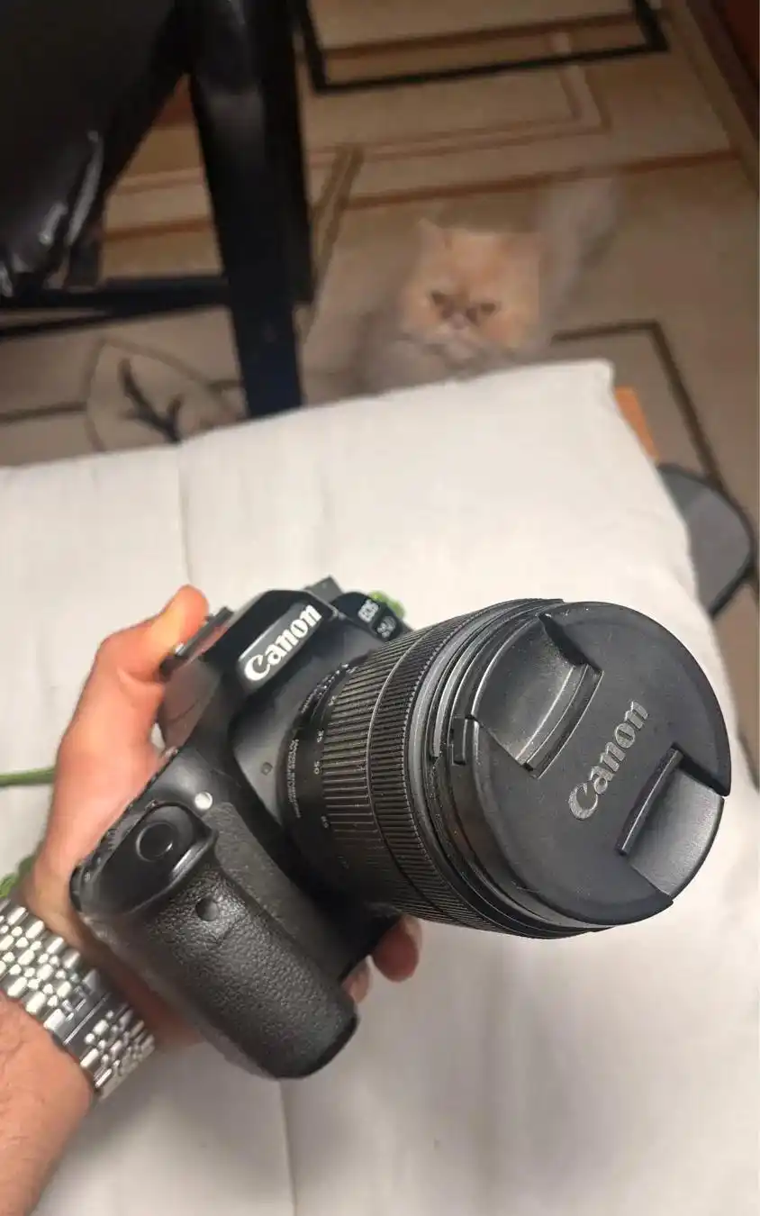 دوربین کنون canon 80D دست دو