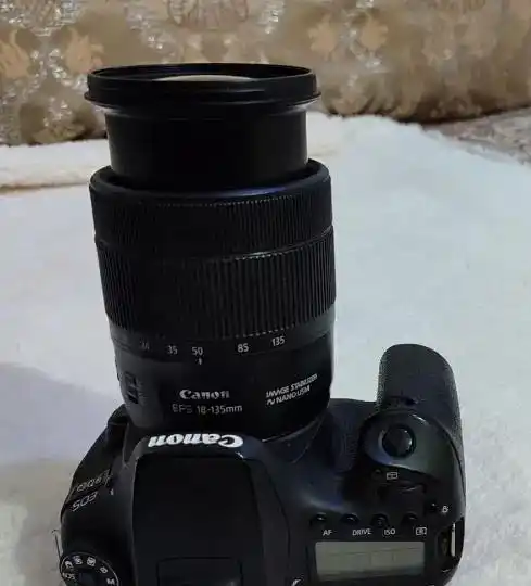 دوربین کانن canon 90d دست دو