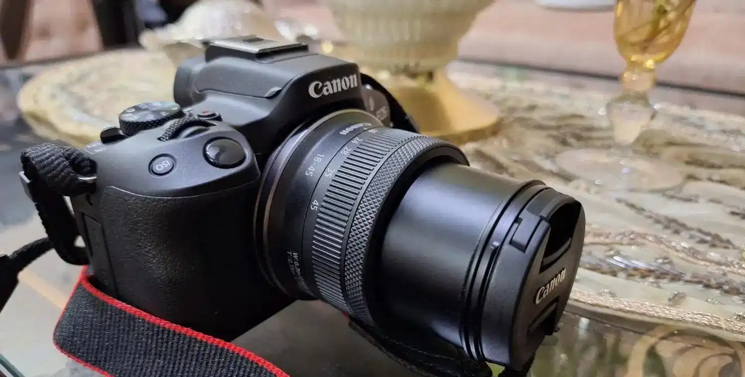 دوربین Canon R50 دست دو