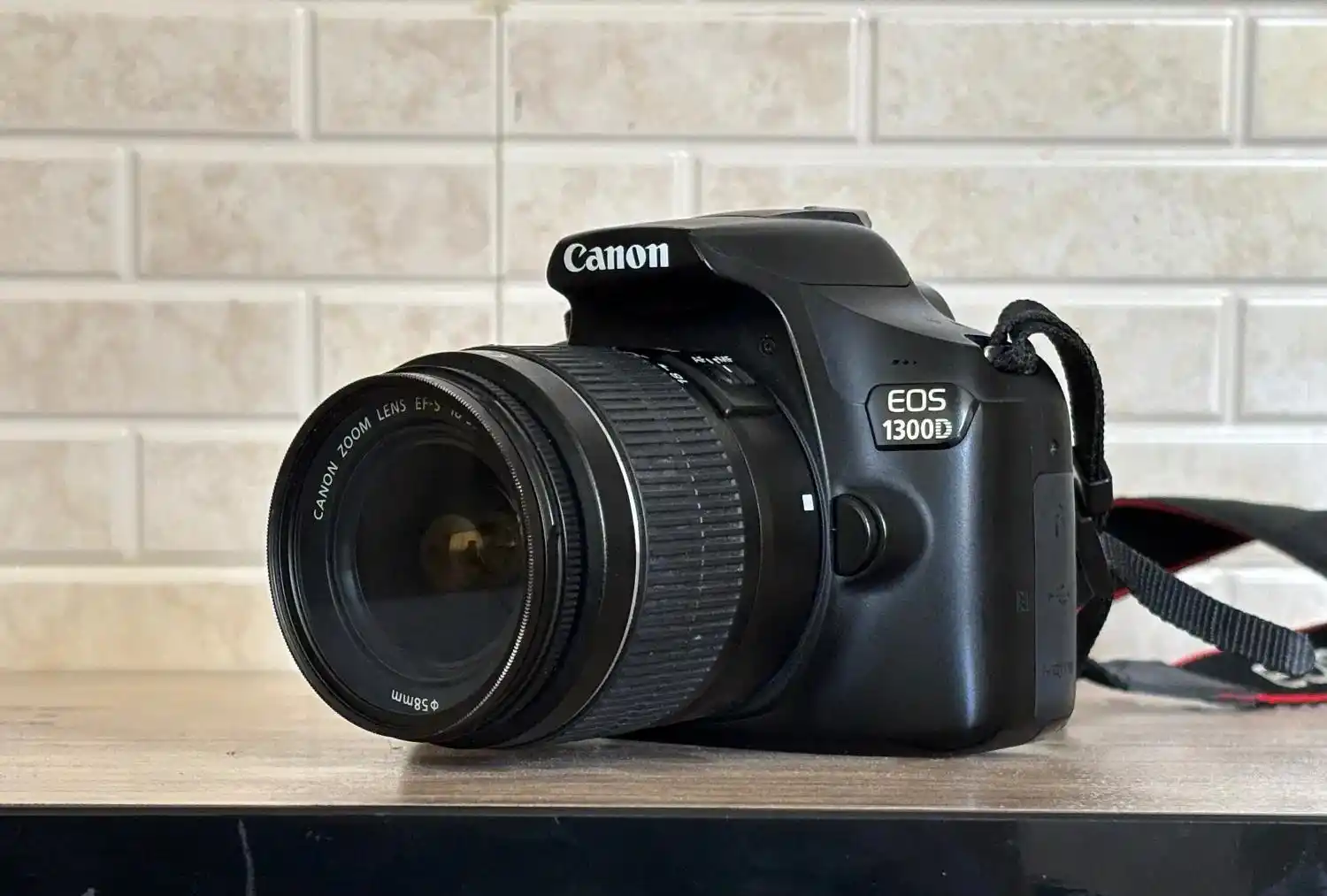 دوربین canon 1300D درحد نو بهمراه دو لنز دست دو