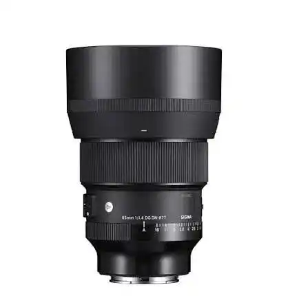 لنز سیگما در حد آک Sigma 85mm F1.4 دست دو