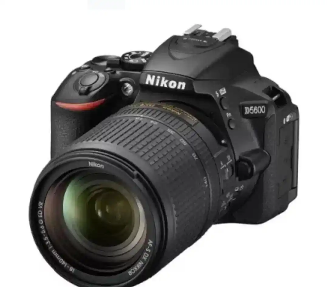 دوربین عکاسی نیکون D5600 + لنز 140-18 دست دو