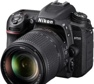 دوربین nikon d7500 body دست دوم