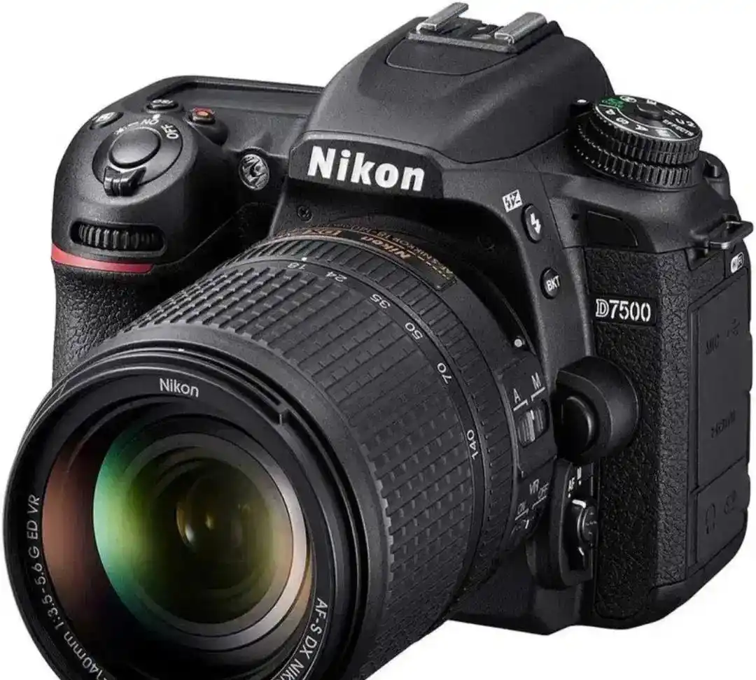 دوربین نیکون Nikon D7500 لنز 18-140 (نو) دست دو