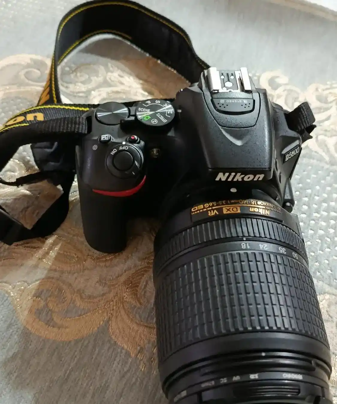 Nikon D5600 / 18-140mm VR دست دو