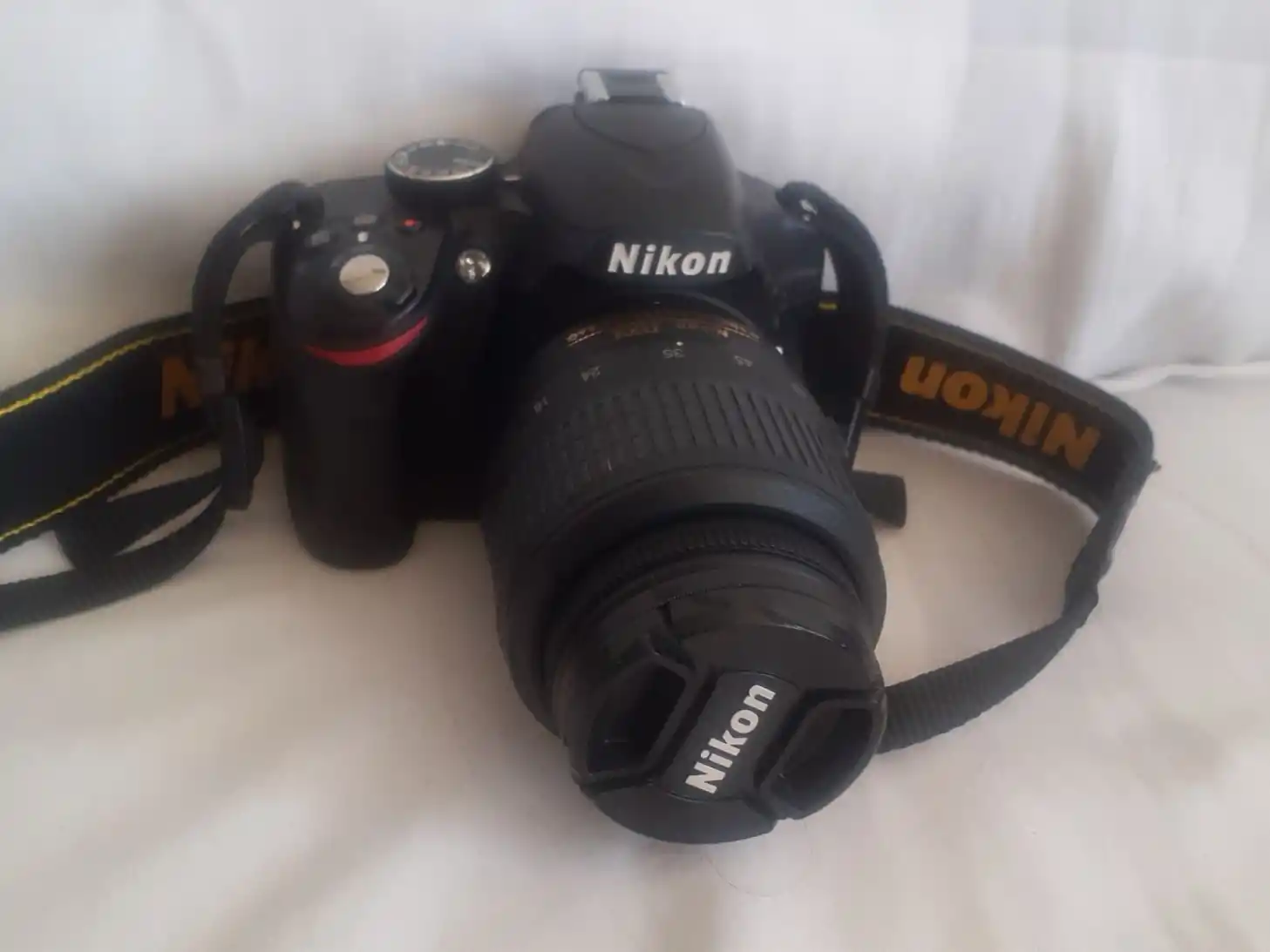 Nikon D3200 دست دو