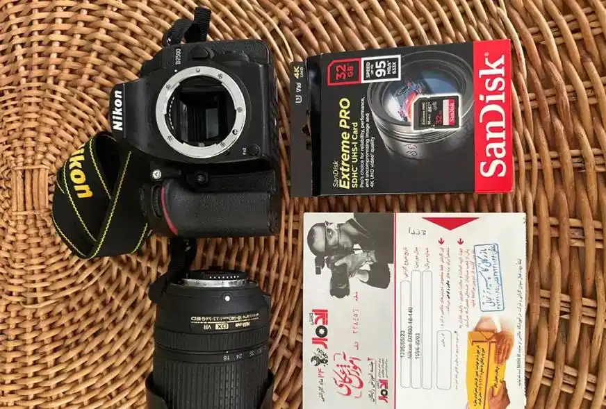 دوربین نیکون D7500 دست دو