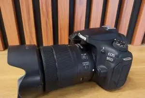 دوربین canon 90D بسیار سالم دست دوم