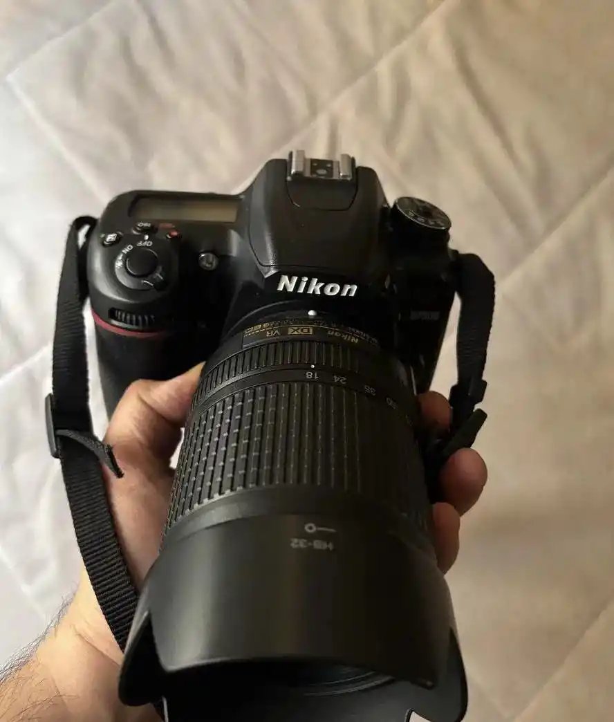 دوربین نیکون D7500 Nikon دست دو