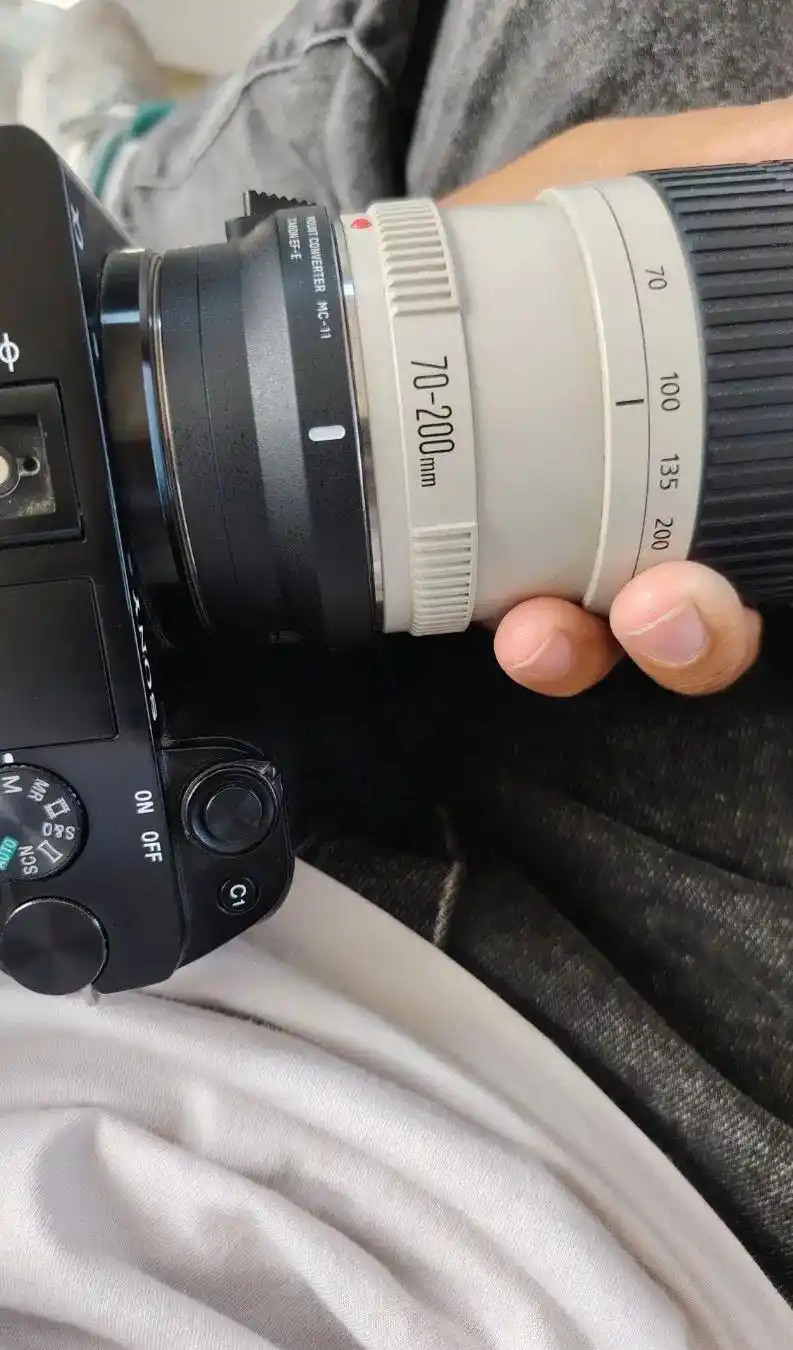 لنز 70 200 f4 سالم کلا یه هفته کار کرده دست دو