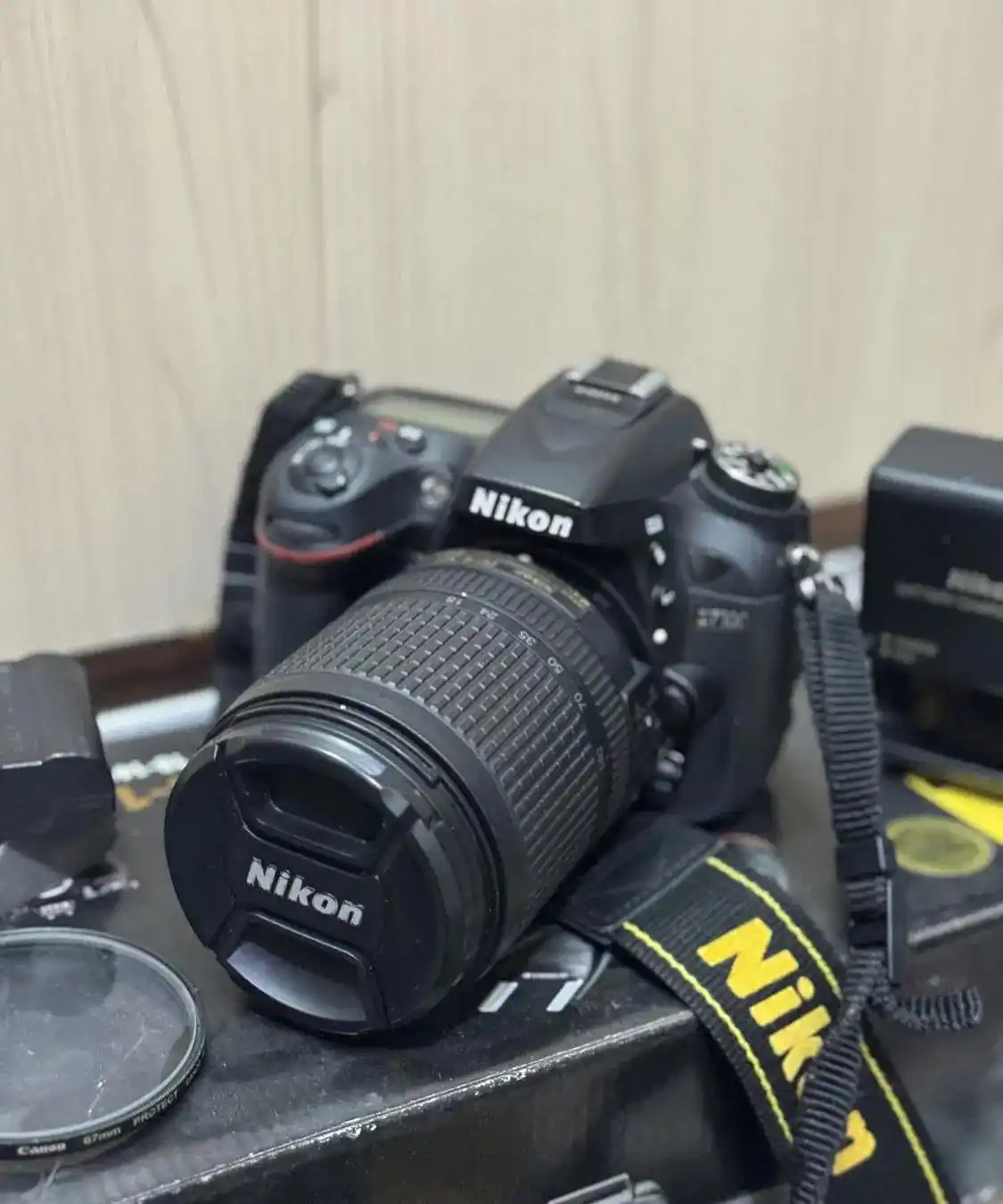 دوربین نیکون D700 با لنز 18-140 دست دو