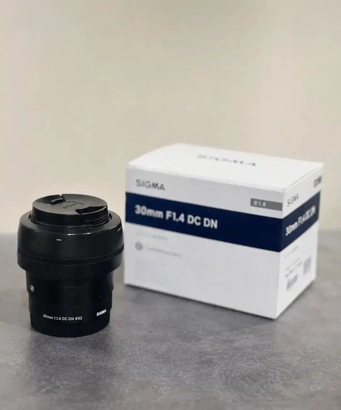 لنز Sigma 30mm f/1.4 DC DN دست دو