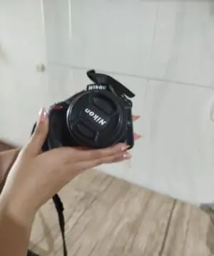 دوربین nikon3300d لنز ۱۸ـ۵۵در حد نو دست دوم