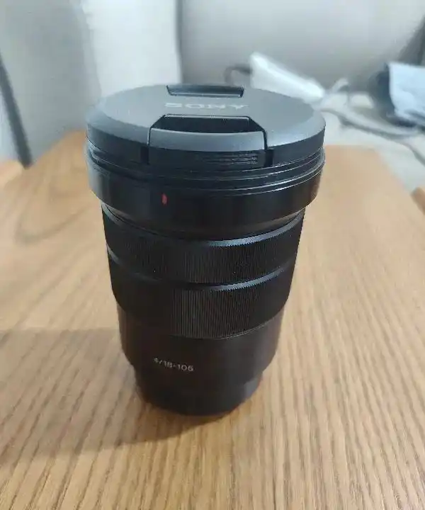 لنز سونی Sony e mount 18-105 f4 دست دو