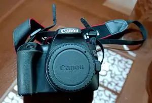 دوربین عکاسی کانن Canon EOS 100D Kit 18-55mm f/3.5-5.6 دست دوم