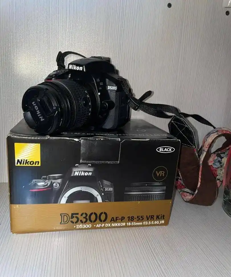 دوربین nikon d5300 در حد نو دست دو