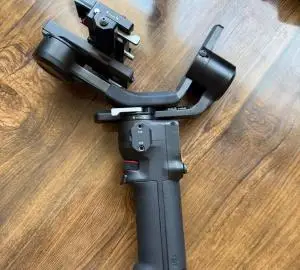 لرزش‌گیر دوربین برند DJI RS 3 Mini / گیمبال دست دوم