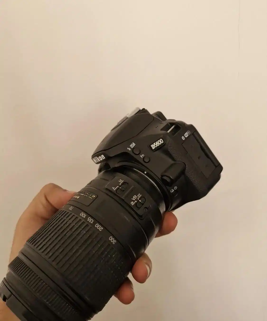 دوربین عکاسی نیکون d5600 دست دو