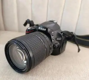 دوربین نیکونD5100 + لنز بی‌نظیر نیکون 105-18 Nikon دست دوم