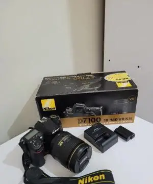 دوربین عکاسی حرفه ای نیکون D7100 دست دوم