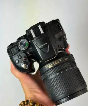 دوربین نیکون nikon d5300 لنز 18-105 دست دوم