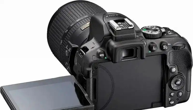 دوربین عکاسی نیکون مدل D5300 با لنز ۱۸-۵۵ دست دو
