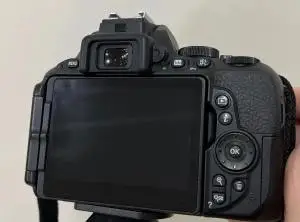 دوربین حرفه‌ای نیکون D5500 Nikon با تمام تجهیزات دست دوم