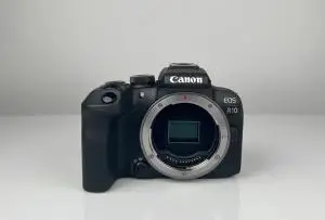 دوربین Cannon R10 لنز 18-45 دست دوم