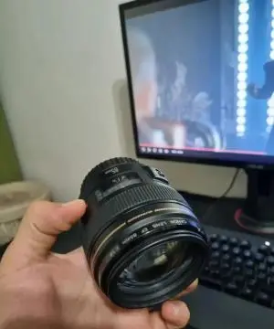 لنز حرفه ای mm 85   f1.8 دست دوم