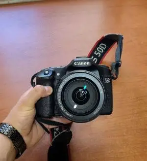 دوربین عکاسی کانن مدل 50d + لنز 18-200 دست دوم