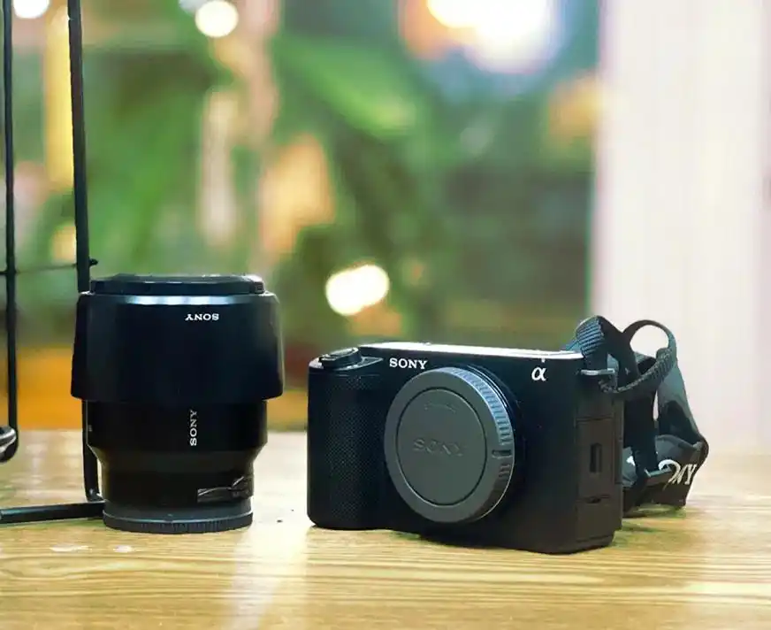 دوربین سونی zv e1 همراه با لنز 85 sony دست دو